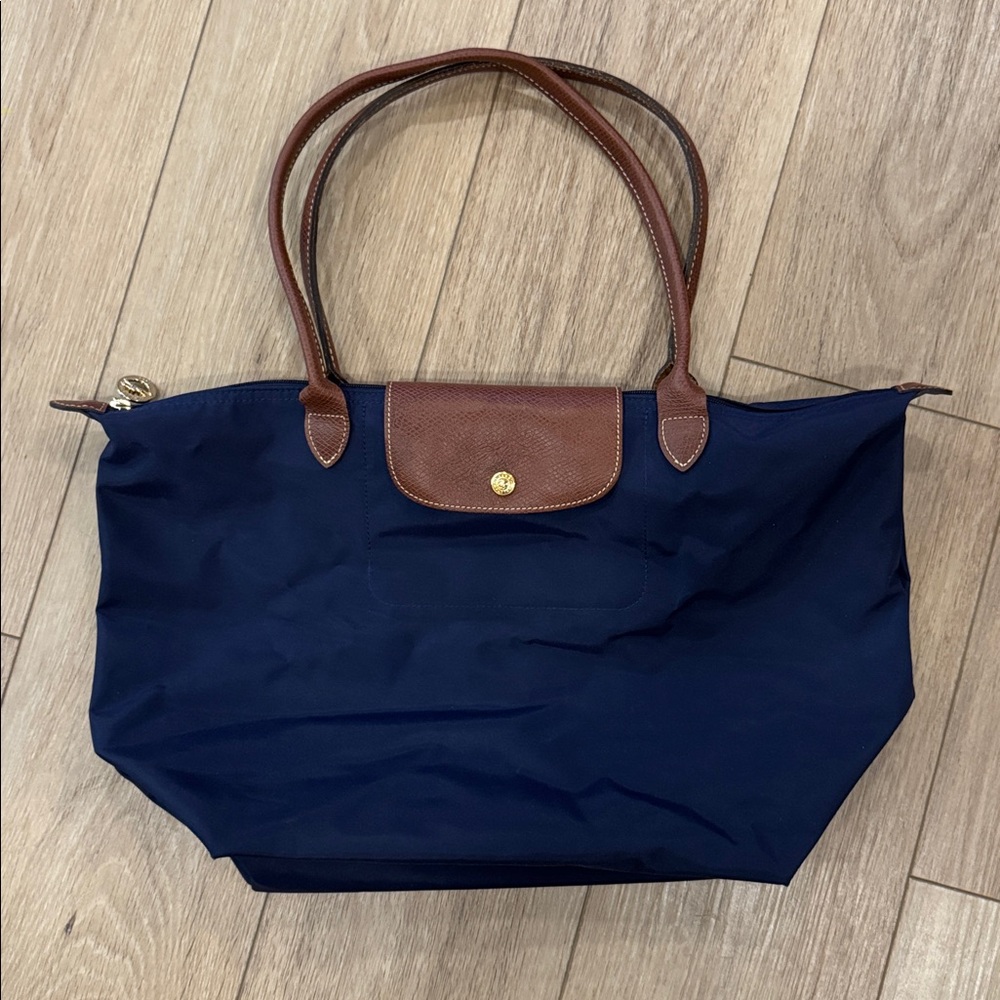 Longchamp Le Pliage Medium Tote